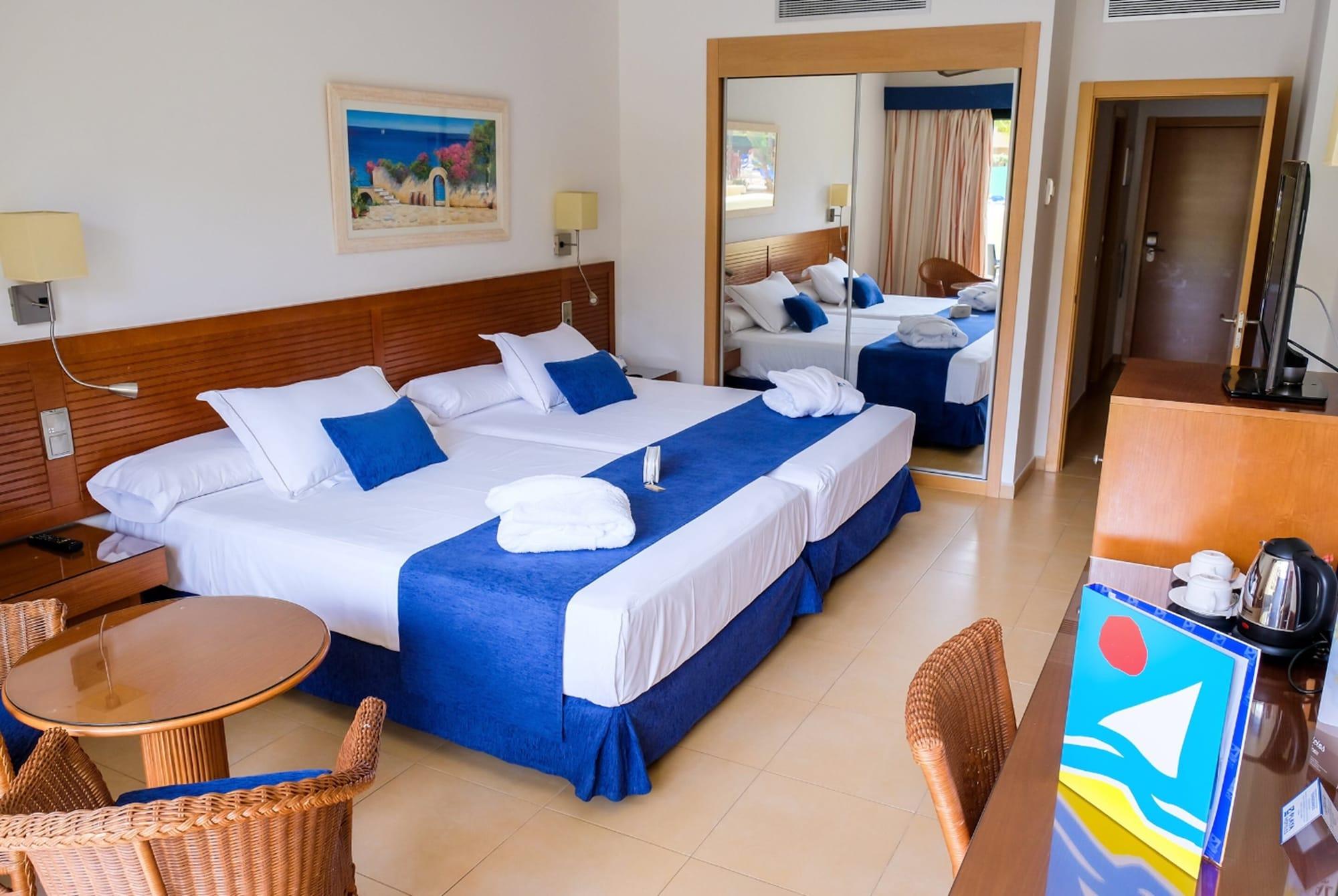Resort Playamarina 4*